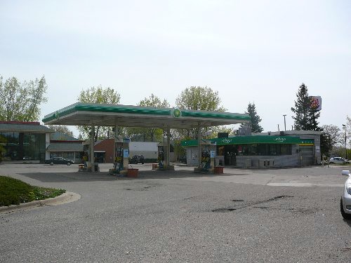 Gas and Carwash Station 2545 Division Street St. Paul, Minnesota 55109
